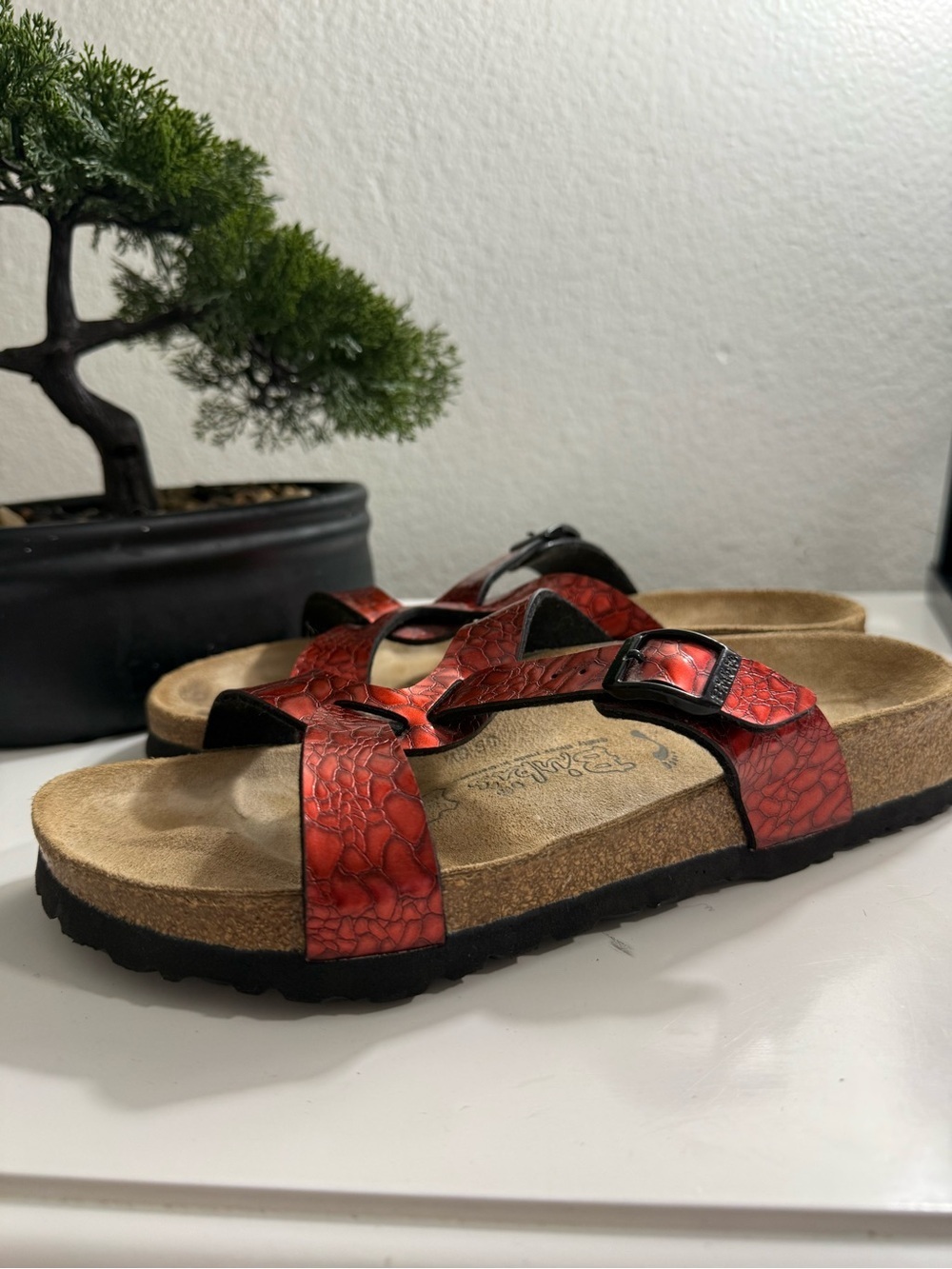 Birkenstock birkis women size 6 Red Metallic Crisscross Sandals - Picture 6 of 8